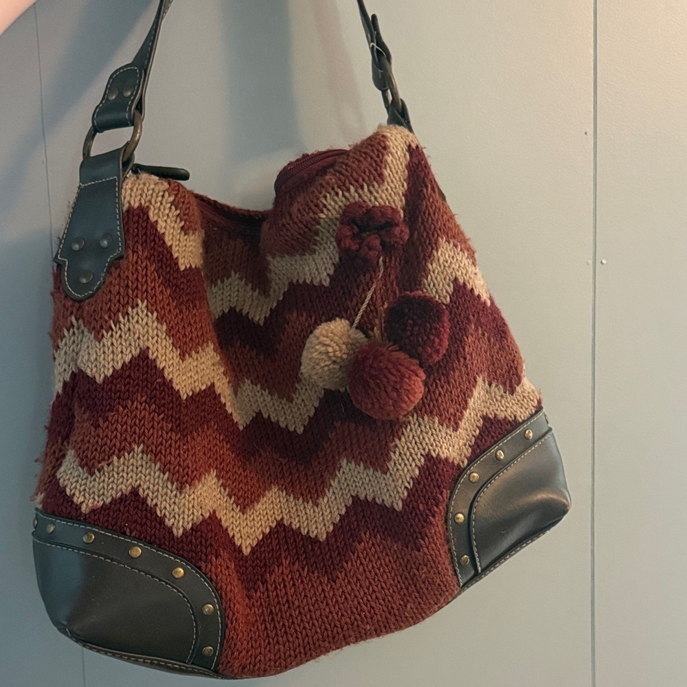 Vintage Y2K Chevron Knit Shoulder Bag with Faux Leather Accents